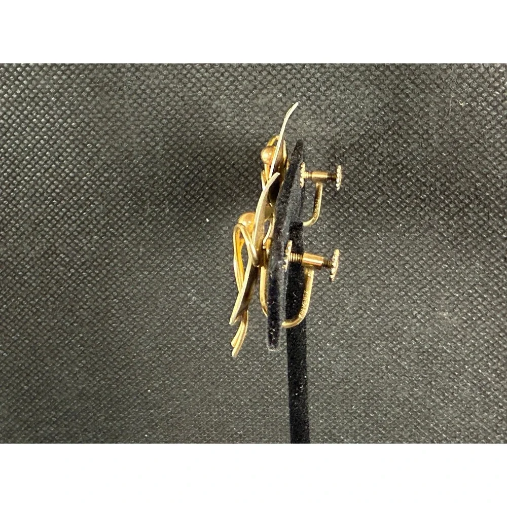 Vintage Gold Screw‑Back Earrings – Textured Bow/Floral Mid‑Century Design